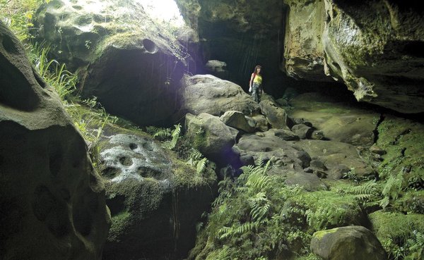 Haitzulo bat