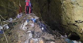 Lanean, kobazuloak zabortegi izateari uzteko