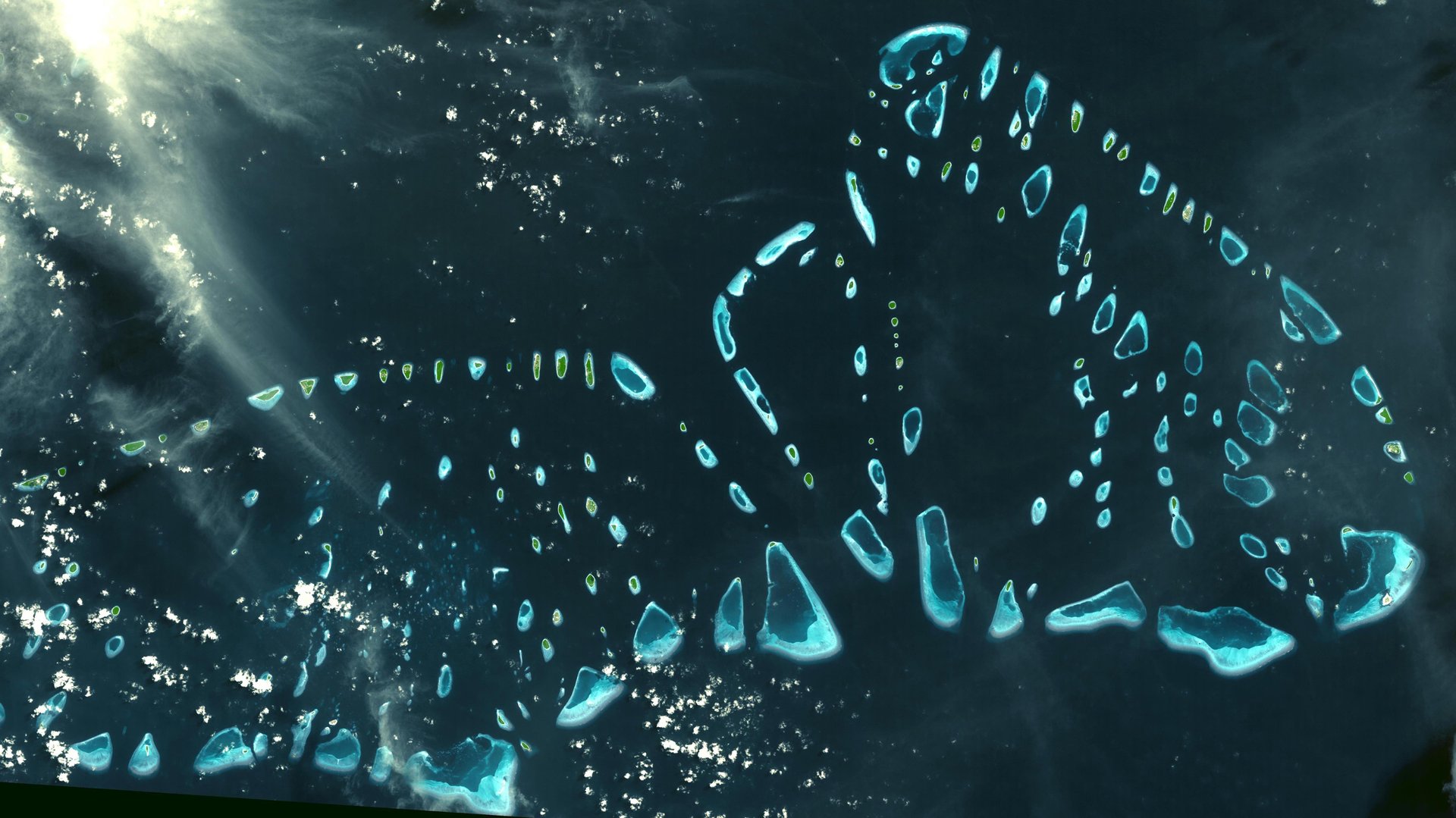 Maalhosmadulhu atoloiak, Maldivak