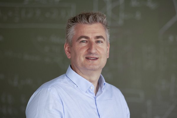 Ordenagailu kuantikoa gaur Donostian