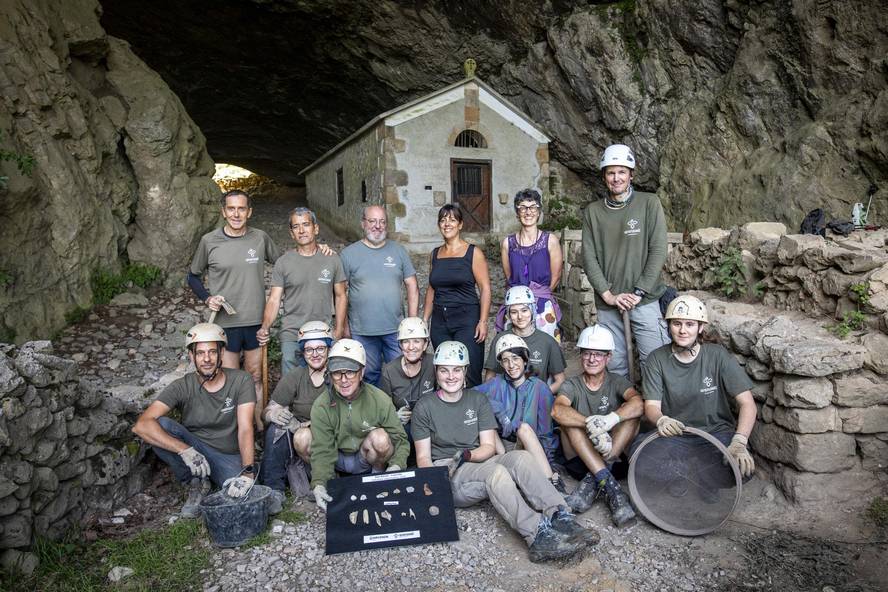 neandertalak-san-adriango-kobazuloan-maiz-ibili-zi